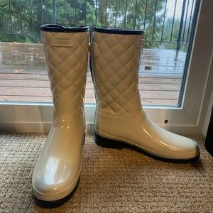 Women’s refined hunter boots